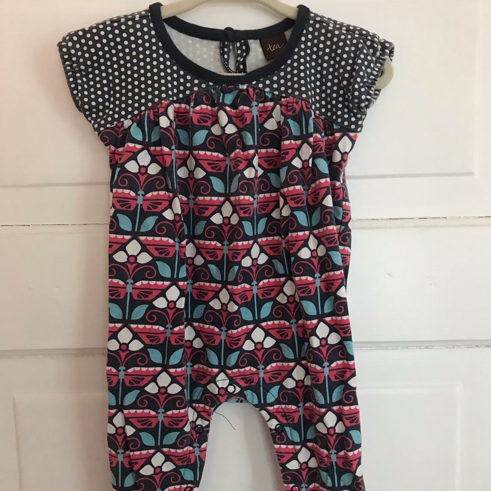 Very cute Tea outfit.